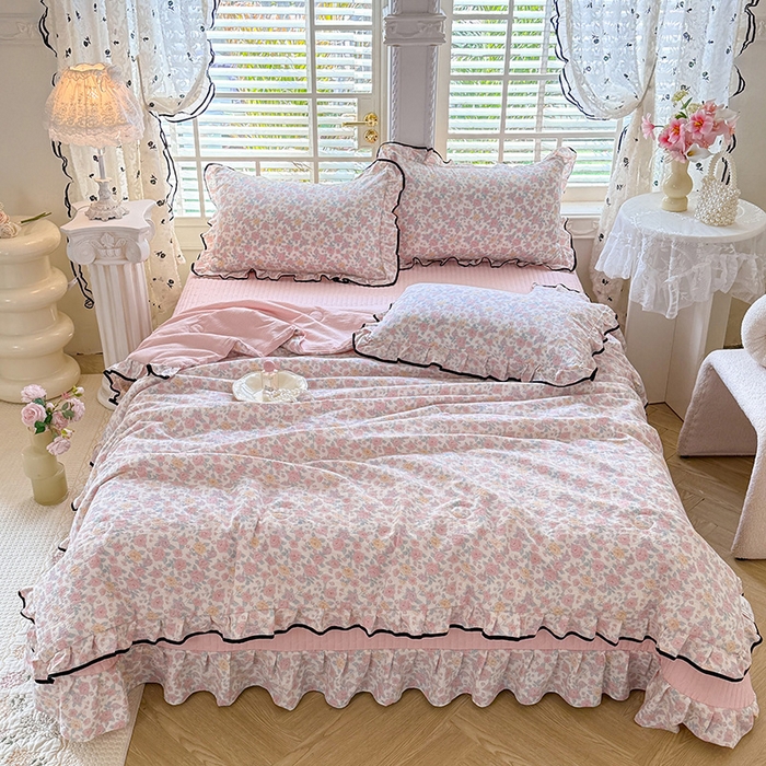 91家纺网 家纺一手货源 找家纺 韩约家纺 2026春夏新款皱皱纱床盖款夏被夏凉被空调被四件套 轻幽花梦