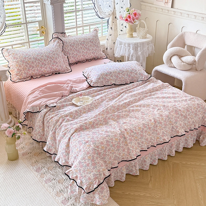 91家纺网 家纺一手货源 找家纺 韩约家纺 2026春夏新款皱皱纱床盖款夏被夏凉被空调被四件套 轻幽花梦