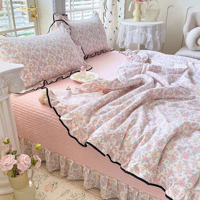 91家纺网 家纺一手货源 找家纺 韩约家纺 2026春夏新款皱皱纱床盖款夏被夏凉被空调被四件套 轻幽花梦