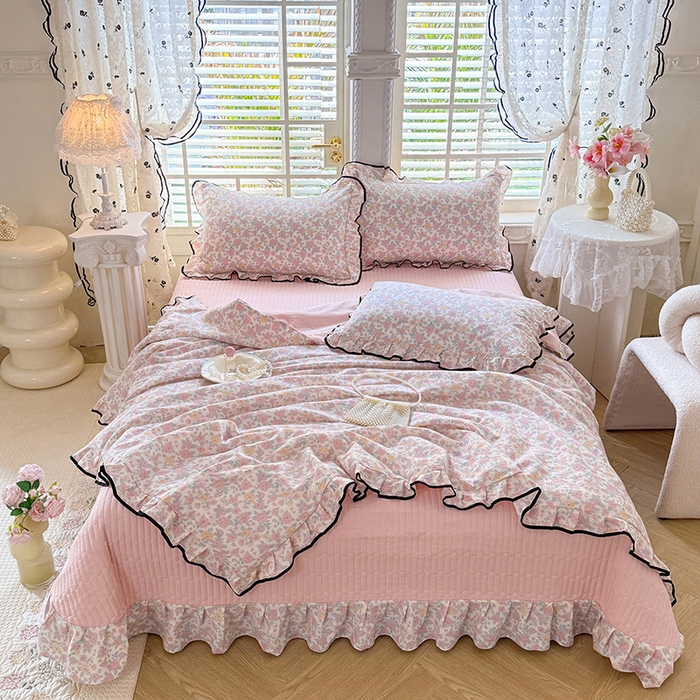 91家纺网 家纺一手货源 找家纺 韩约家纺 2026春夏新款皱皱纱床盖款夏被夏凉被空调被四件套 轻幽花梦