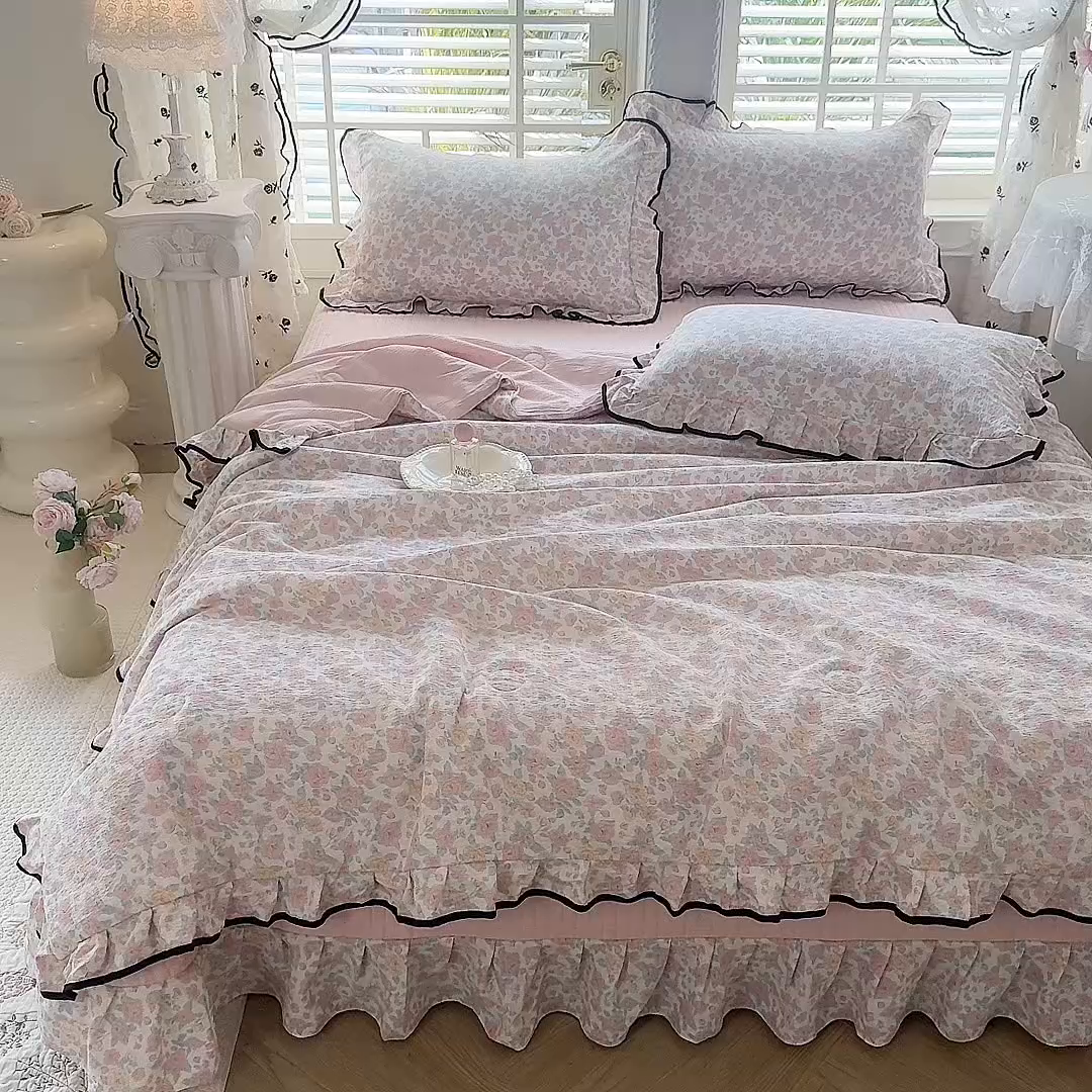 91家纺网 家纺一手货源 找家纺 韩约家纺 2026春夏新款皱皱纱床盖款夏被夏凉被空调被四件套 轻幽花梦