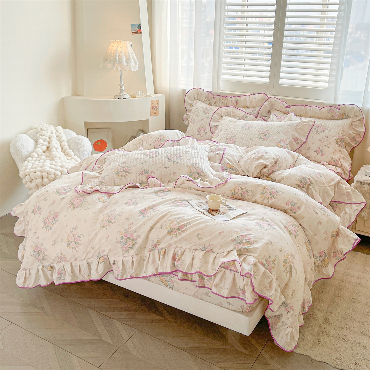 91家纺网 家纺一手货源 找家纺 宜凡家纺 2026新款全棉印花夹棉花边床笠四件套 镜花映月