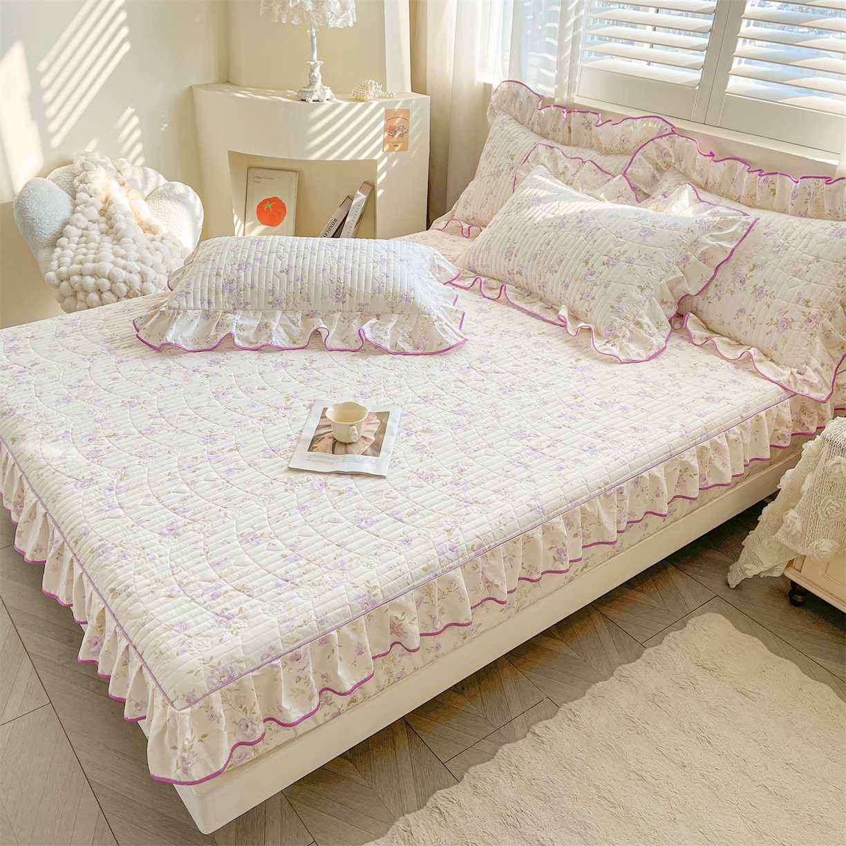 91家纺网 家纺一手货源 找家纺 宜凡家纺 2026新款全棉印花夹棉花边床笠四件套 海棠之恋