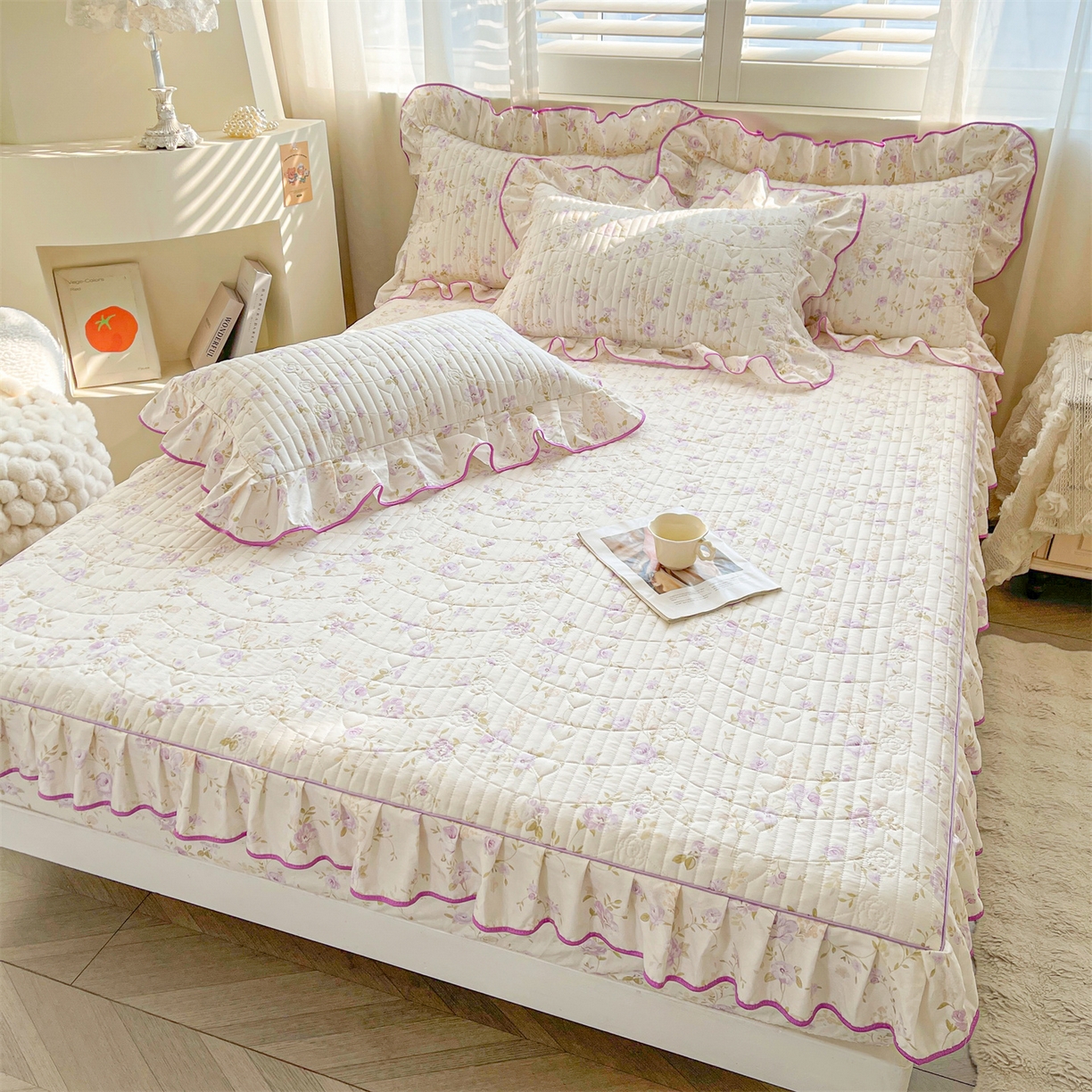 91家纺网 家纺一手货源 找家纺 宜凡家纺 2026新款全棉印花夹棉花边床笠四件套 海棠之恋