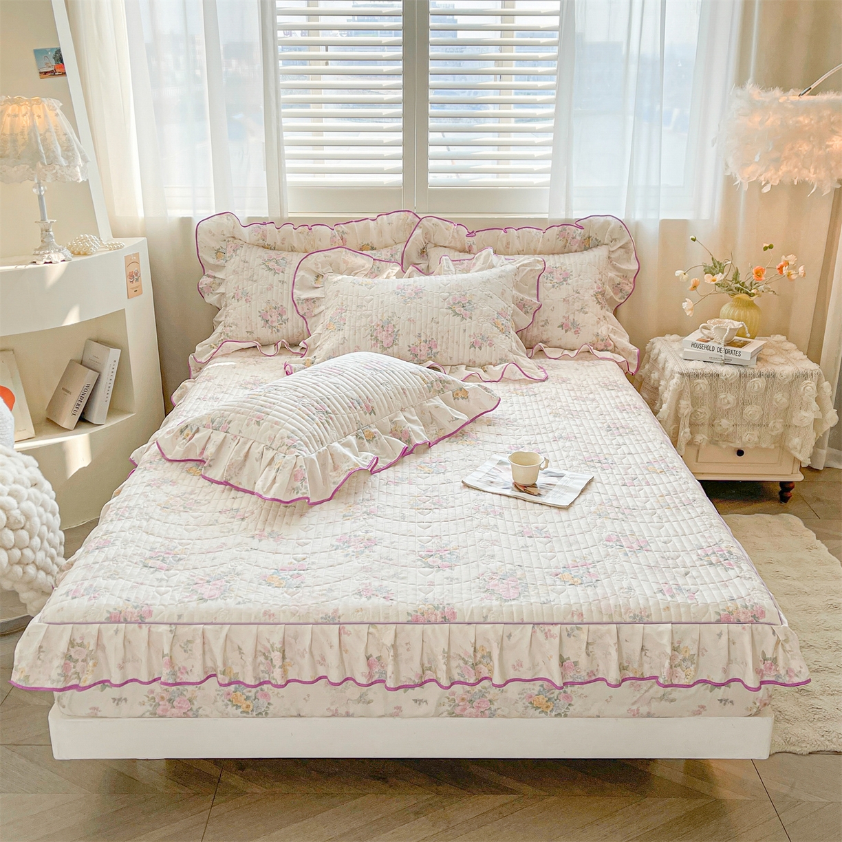 91家纺网 家纺一手货源 找家纺 宜凡家纺 2026新款全棉印花夹棉花边床笠四件套 镜花映月