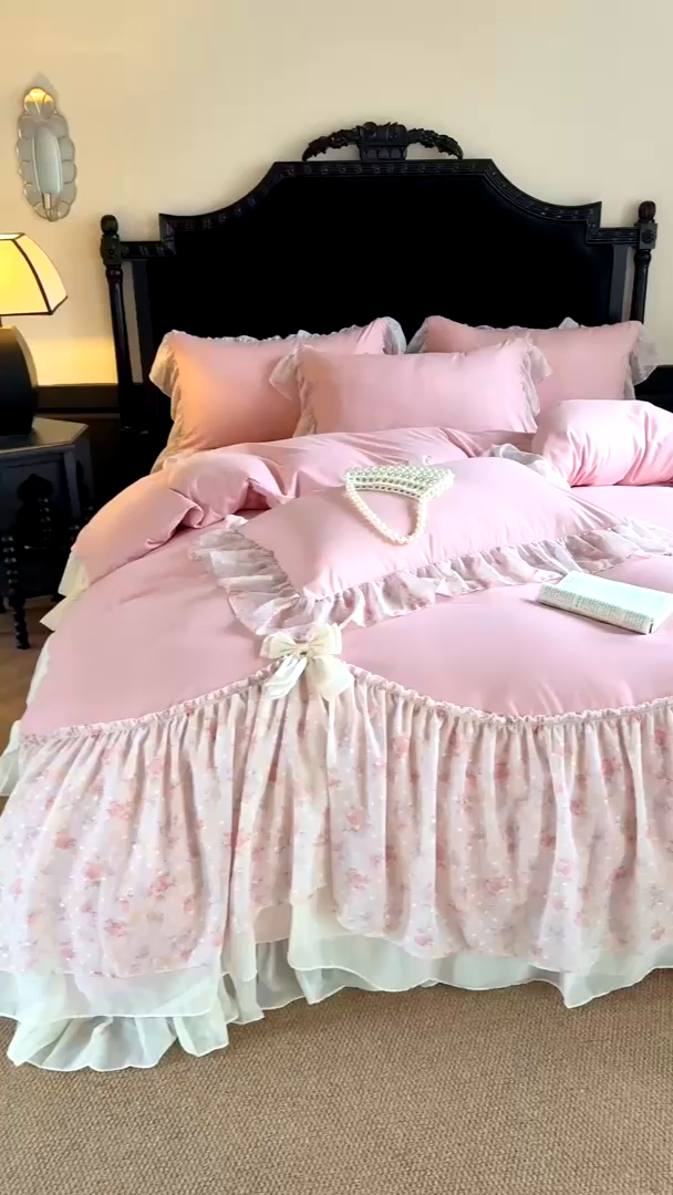 91家纺网 家纺一手货源 找家纺 富盛家纺 2026新款水洗亲肤棉雪纺蕾丝刺绣法式床裙韩版四件套 浪漫主义-豆沙