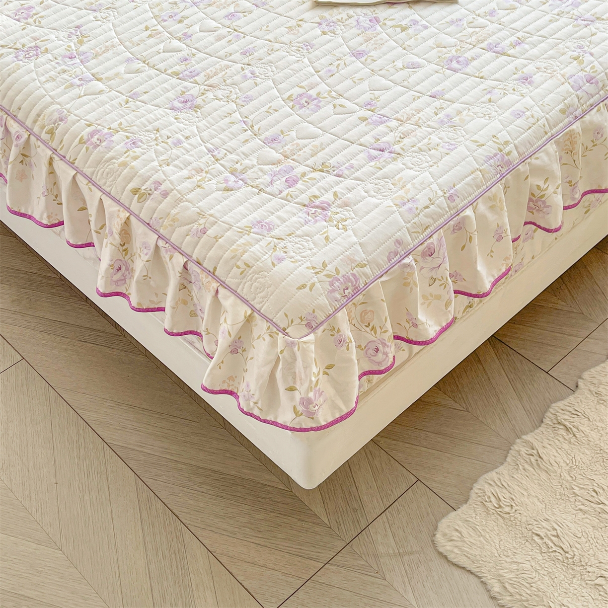 91家纺网 家纺一手货源 找家纺 宜凡家纺 2026新款全棉印花夹棉花边床笠三件套 海棠之恋