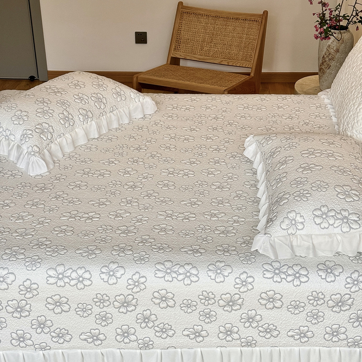 91家纺网 家纺一手货源 找家纺 傲蕾良品 2026新款韩国高分子冰丝软凉席【床裙款】 素笔描花