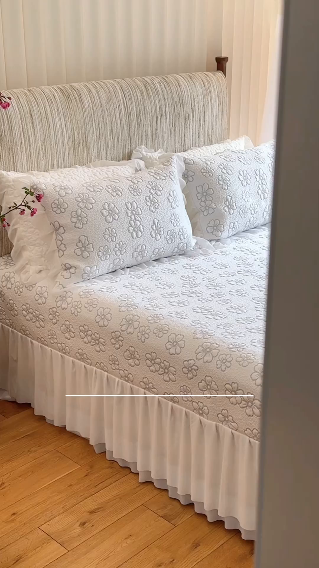 91家纺网 家纺一手货源 找家纺 傲蕾良品 2026新款韩国高分子冰丝软凉席【床裙款】 素笔描花