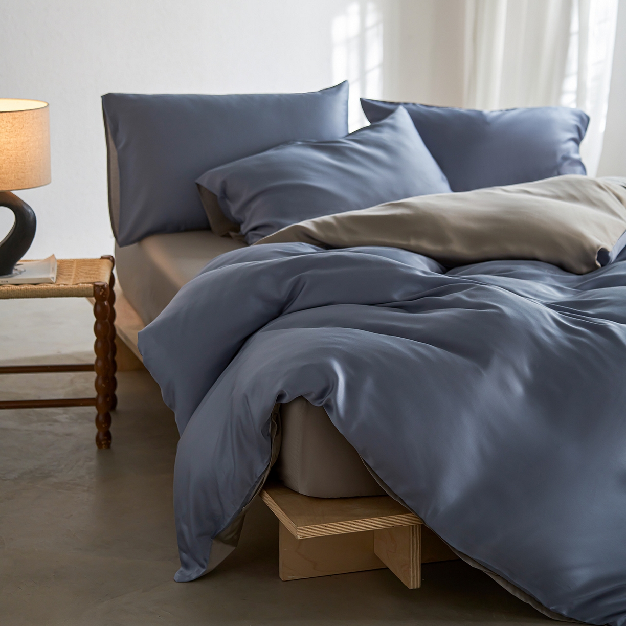 91家纺网 家纺一手货源 找家纺 轩和家居 2026新款60支奥地利兰精天丝四件套 劳伦蓝+伯爵灰