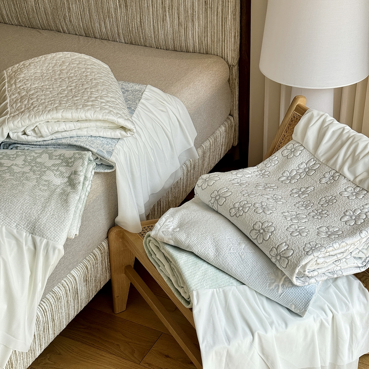 91家纺网 家纺一手货源 找家纺 傲蕾良品 2026新款韩国高分子冰丝软凉席【床裙款】 合集