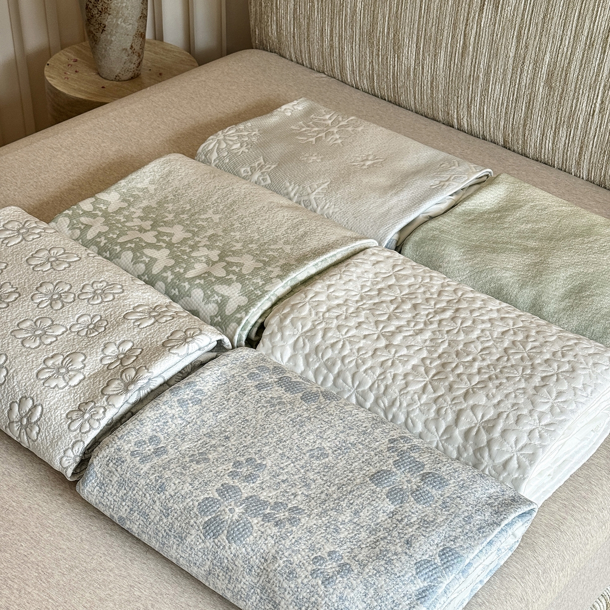 91家纺网 家纺一手货源 找家纺 傲蕾良品 2026新款韩国高分子冰丝软凉席【床裙款】 合集