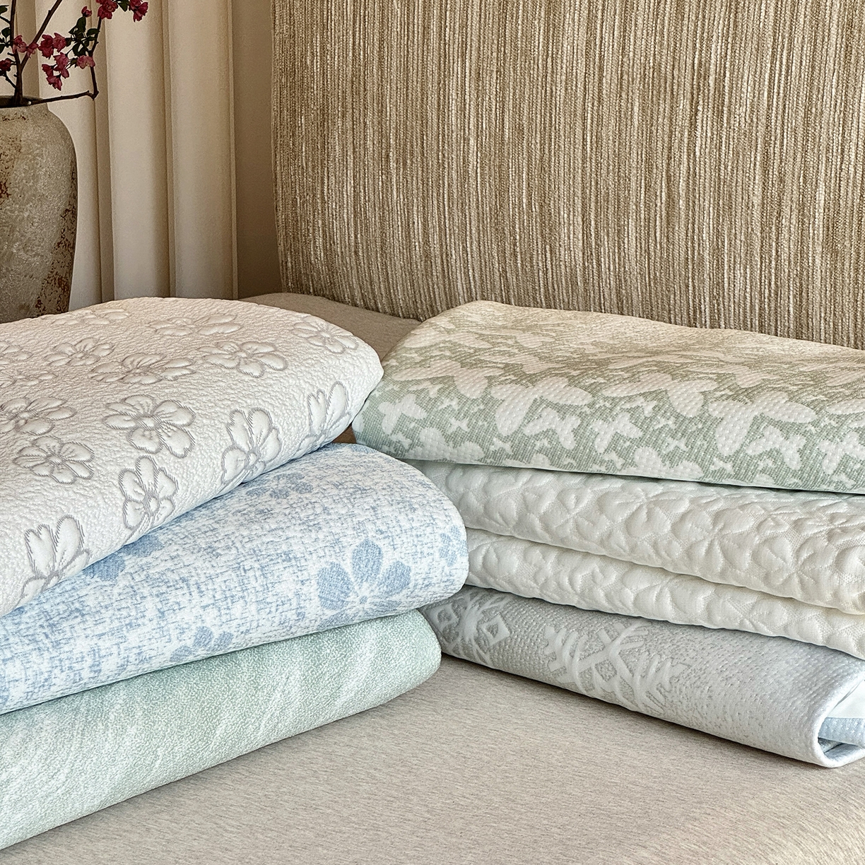 91家纺网 家纺一手货源 找家纺 傲蕾良品 2026新款韩国高分子冰丝软凉席【床裙款】 合集