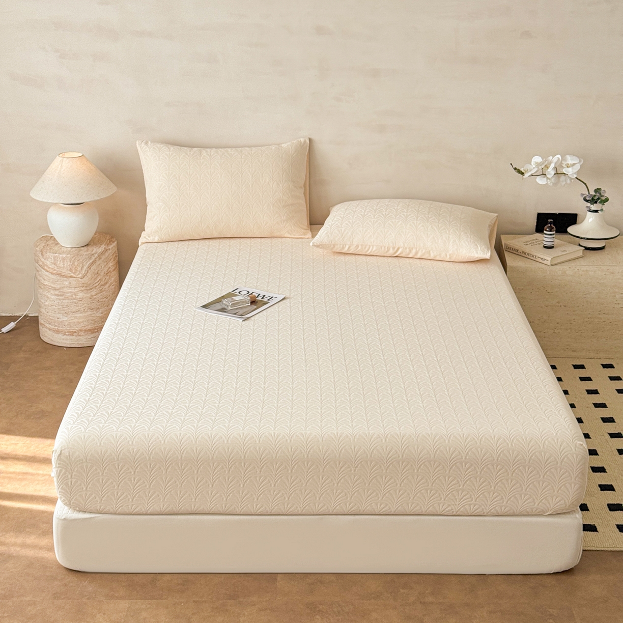 91家纺网 家纺一手货源 找家纺 眠博士 2026新款60S水洗立体提花床笠-场景二 床笠-杏影-奶白