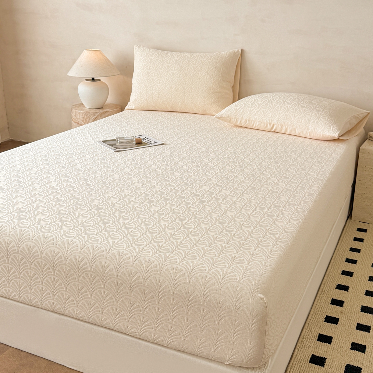 91家纺网 家纺一手货源 找家纺 眠博士 2026新款60S水洗立体提花床笠-场景二 床笠-杏影-奶白