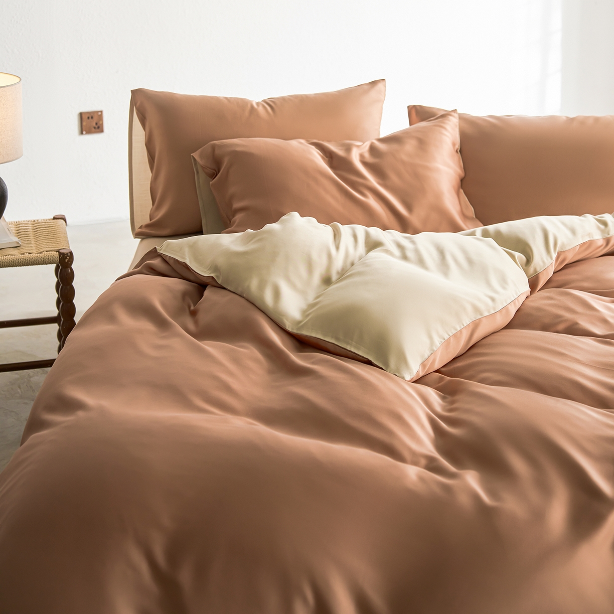 91家纺网 家纺一手货源 找家纺 轩和家居 2026新款60支奥地利兰精天丝四件套 拿铁咖+铂光金