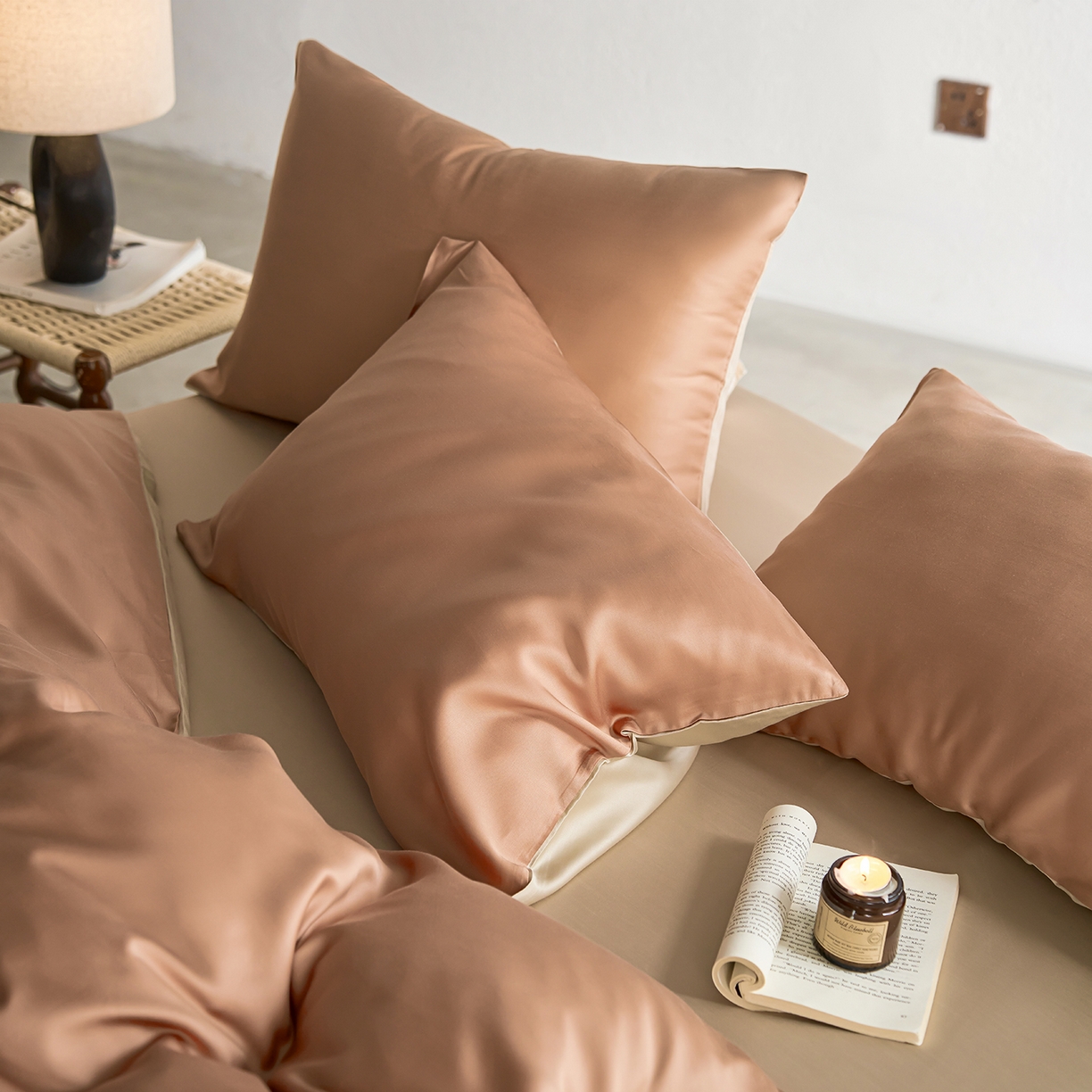 91家纺网 家纺一手货源 找家纺 轩和家居 2026新款60支奥地利兰精天丝四件套 拿铁咖+铂光金