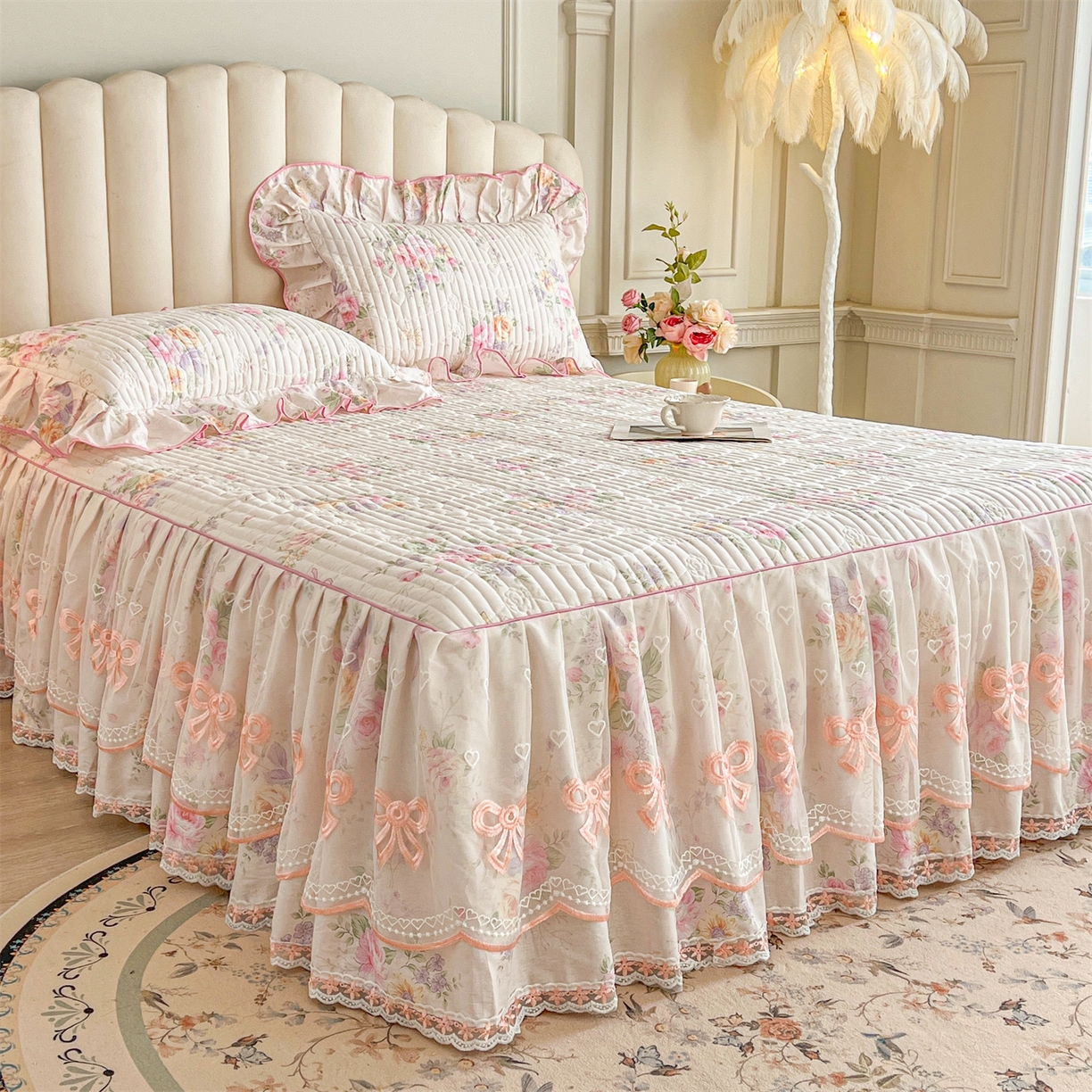 91家纺网 家纺一手货源 找家纺 宜凡家纺 2026新款全棉印花公主风夹棉床裙四件套 玉容昭婉