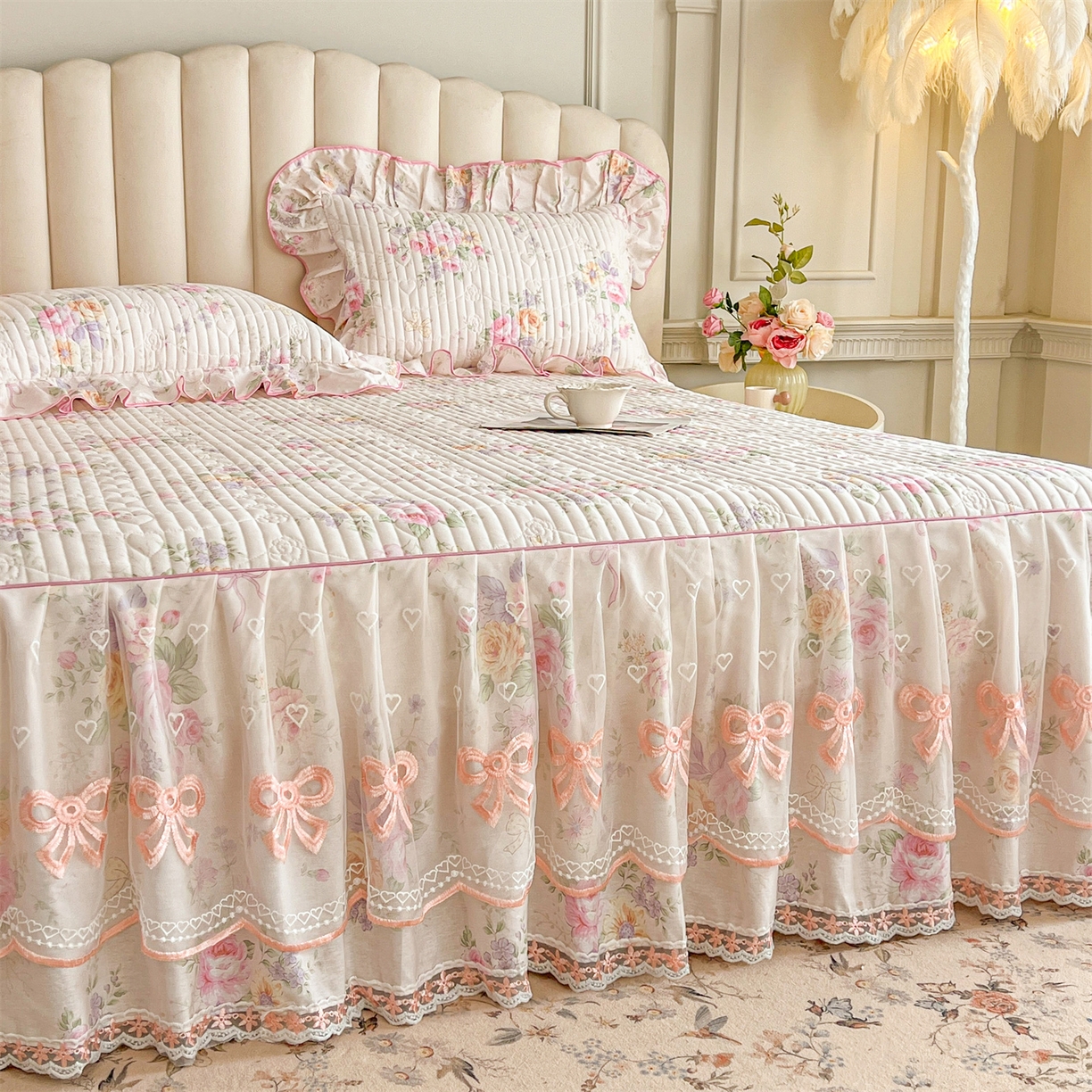 91家纺网 家纺一手货源 找家纺 宜凡家纺 2026新款全棉印花公主风夹棉床裙四件套 玉容昭婉