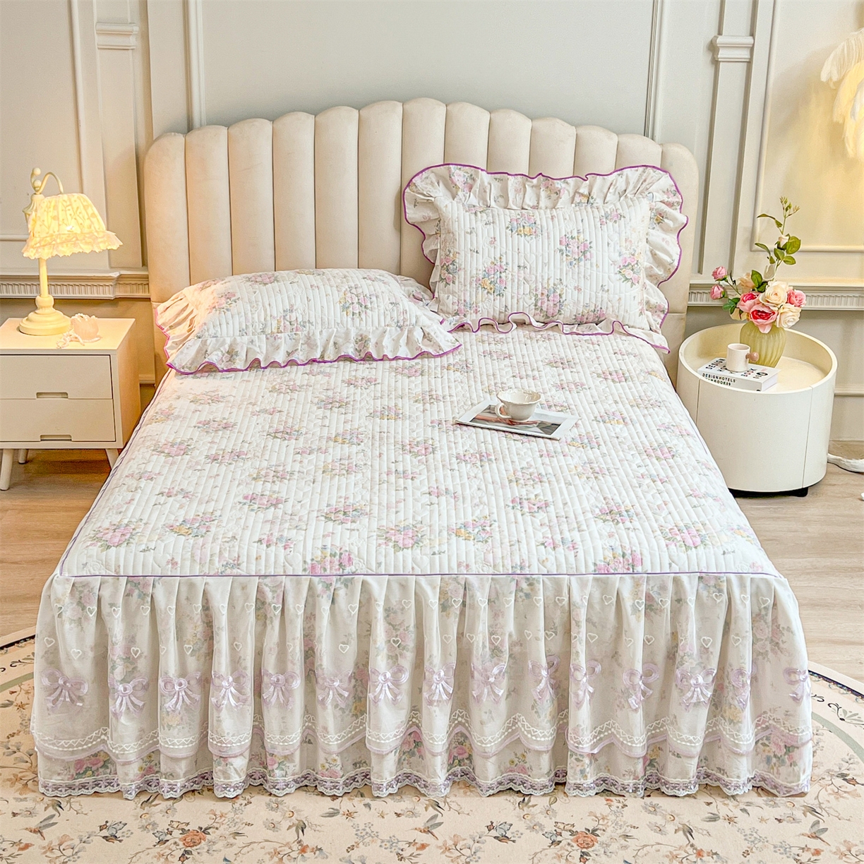 91家纺网 家纺一手货源 找家纺 宜凡家纺 2026新款全棉印花公主风夹棉床裙三件套 镜花映月