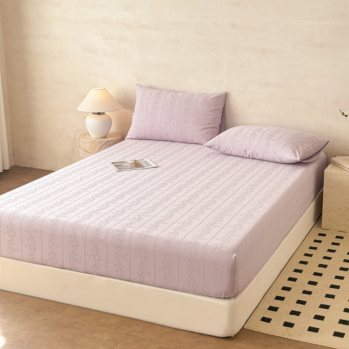 91家纺网 家纺一手货源 找家纺 眠博士 2026新款60S水洗立体提花床笠-场景二 床笠-花间梦-紫