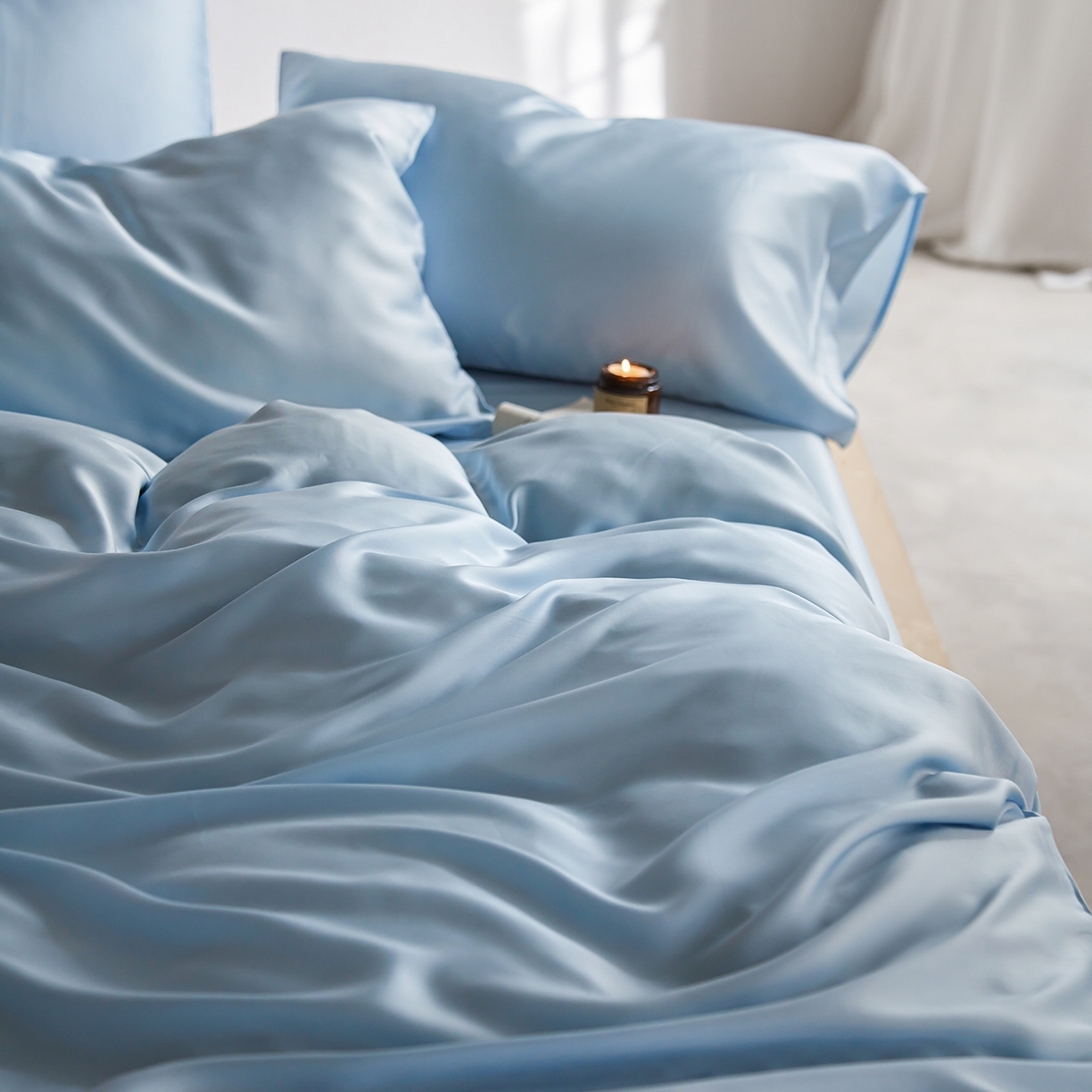 91家纺网 家纺一手货源 找家纺 轩和家居 2026新款60支奥地利兰精天丝四件套 夏日蓝