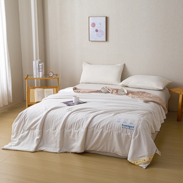 91家纺网 家纺一手货源 找家纺 红日子纺织品 2026新款A类水洗棉冰淇淋夏被空调被 卡其白