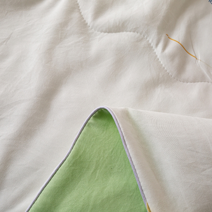 91家纺网 家纺一手货源 找家纺 红日子纺织品 2026新款A类水洗棉冰淇淋夏被空调被 果绿白