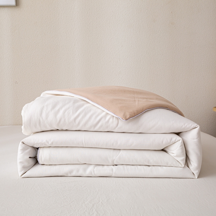 91家纺网 家纺一手货源 找家纺 红日子纺织品 2026新款A类水洗棉冰淇淋夏被空调被 卡其白