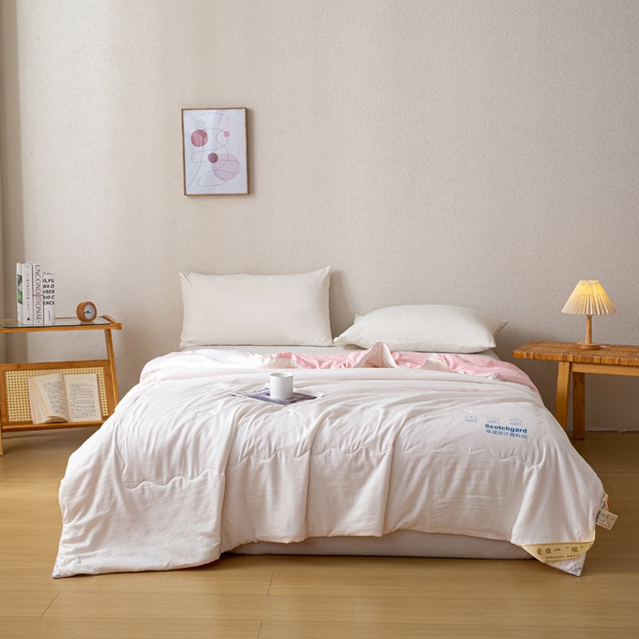 91家纺网 家纺一手货源 找家纺 红日子纺织品 2026新款A类水洗棉冰淇淋夏被空调被 浅粉白