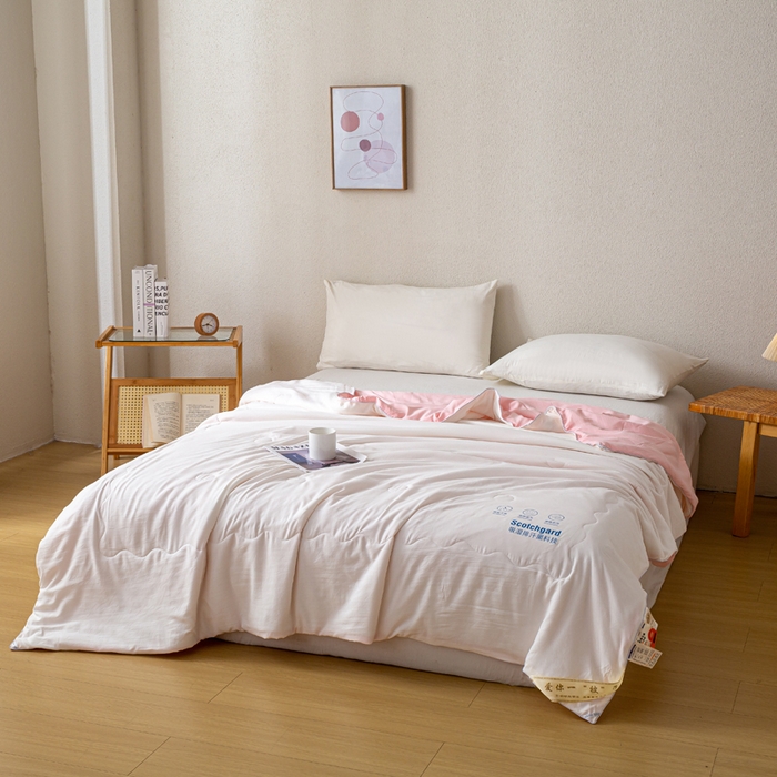 91家纺网 家纺一手货源 找家纺 红日子纺织品 2026新款A类水洗棉冰淇淋夏被空调被 浅粉白