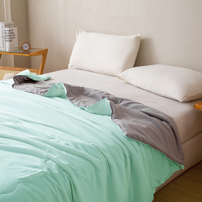 91家纺网 家纺一手货源 找家纺 红日子纺织品 2026新款A类水洗棉冰淇淋夏被空调被 绿拼灰