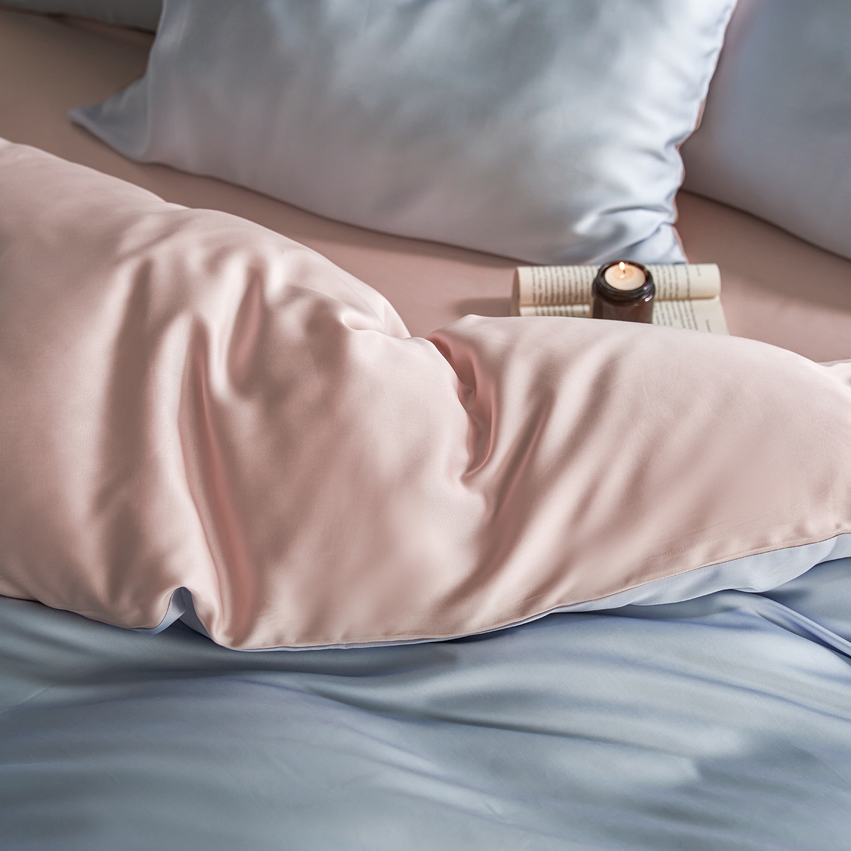 91家纺网 家纺一手货源 找家纺 轩和家居 2026新款60支奥地利兰精天丝四件套 夏日蓝+告白粉