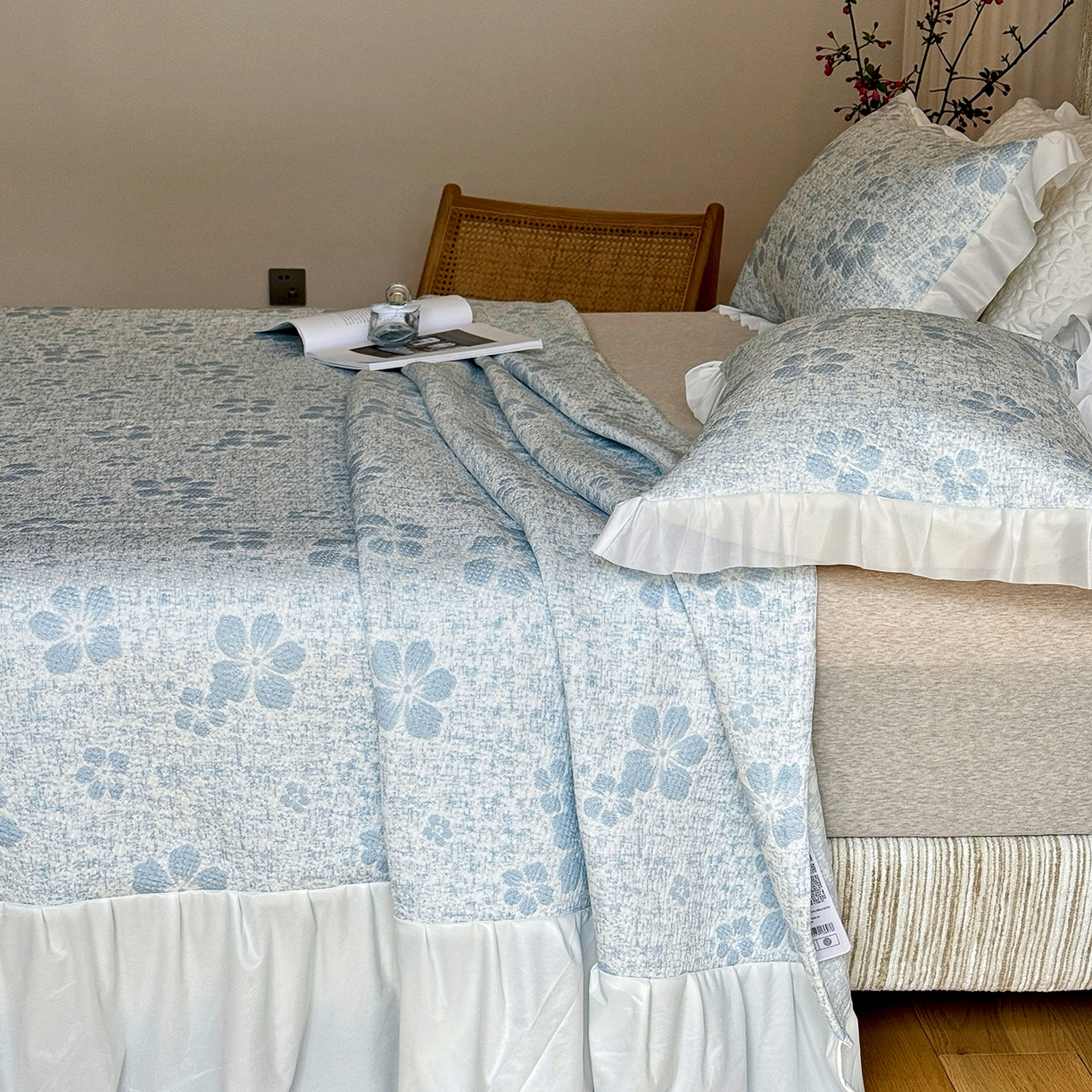 91家纺网 家纺一手货源 找家纺 【仙气飘飘】傲蕾AL BEDDING出口韩国高分子冰丝软凉席床裙款冰丝席雪纺花边乙纶凉席A类可机洗