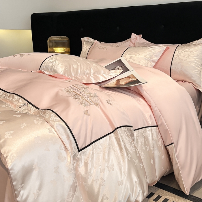 91家纺网 家纺一手货源 找家纺 （总）金牛座家纺 2026新款金牛座细斜纹贡缎亮丝提花大拼角刺绣床盖四件套-缇娜系列