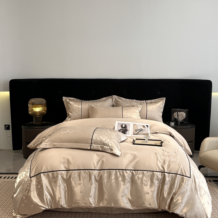 91家纺网 家纺一手货源 找家纺 （总）金牛座家纺 2026新款金牛座细斜纹贡缎亮丝提花大拼角刺绣床盖四件套-缇娜系列