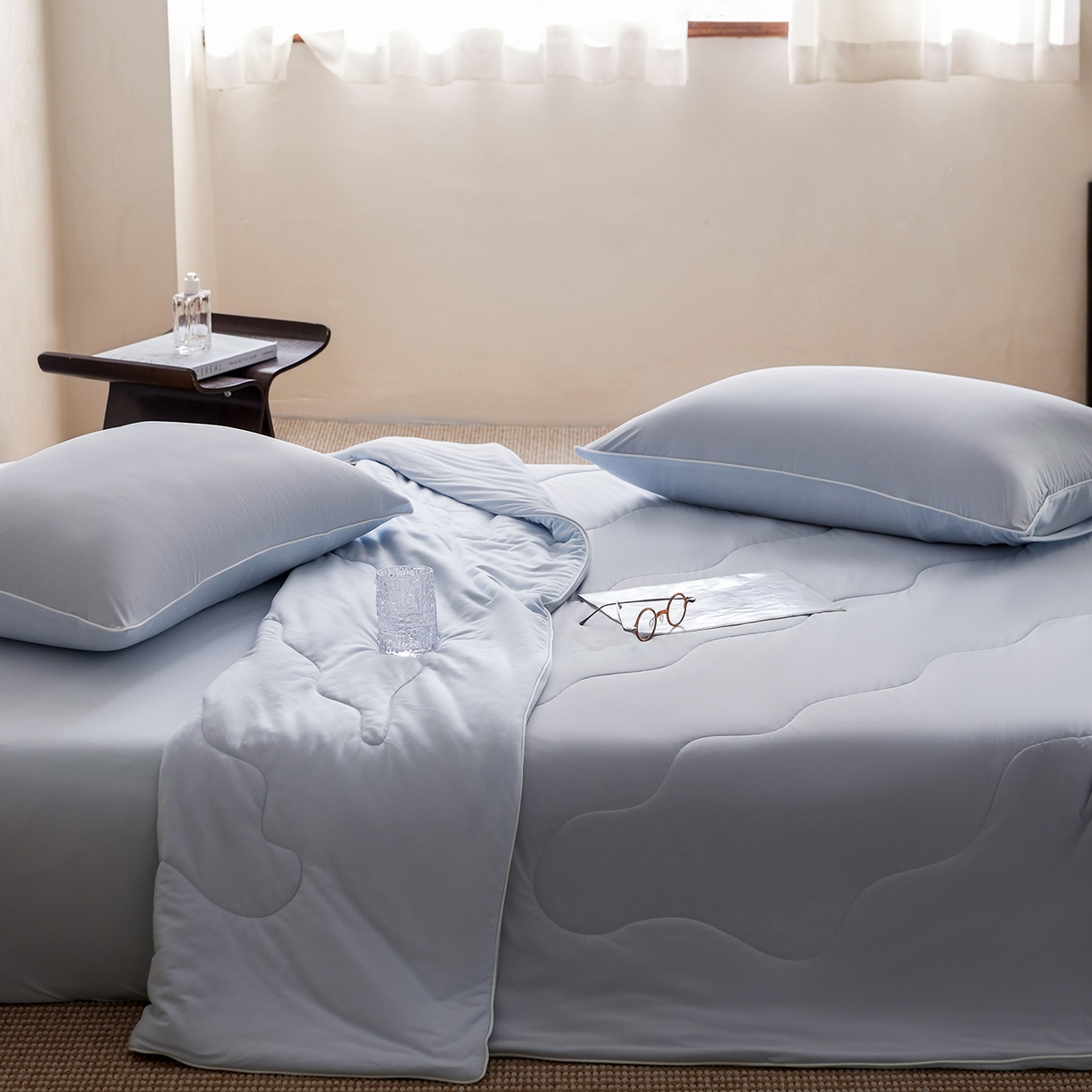 91家纺网 家纺一手货源 找家纺 丽笙被芯 2026新款冷暖深睡控温夏被夏凉被空调被 青空灰