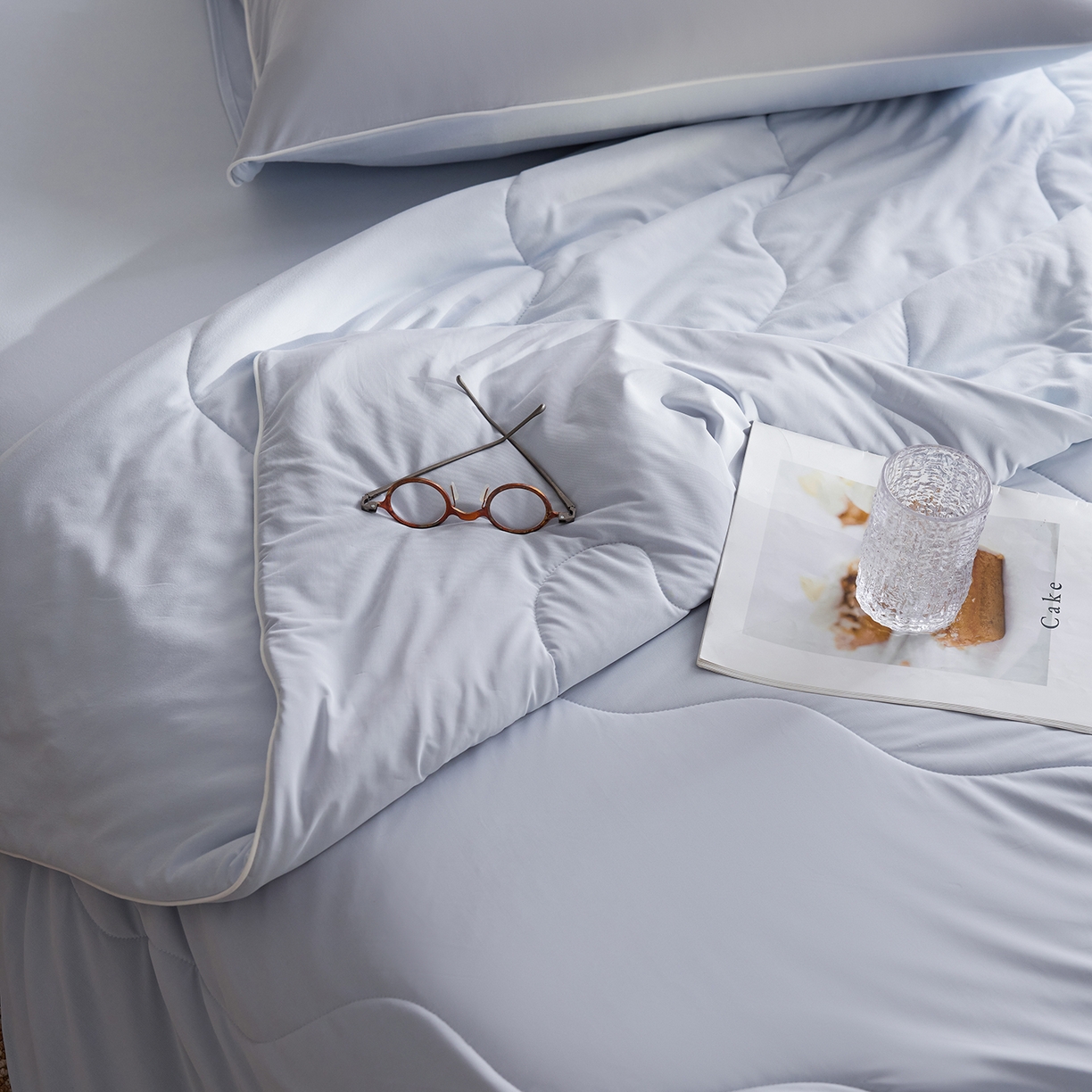 91家纺网 家纺一手货源 找家纺 丽笙被芯 2026新款冷暖深睡控温夏被夏凉被空调被 青空灰