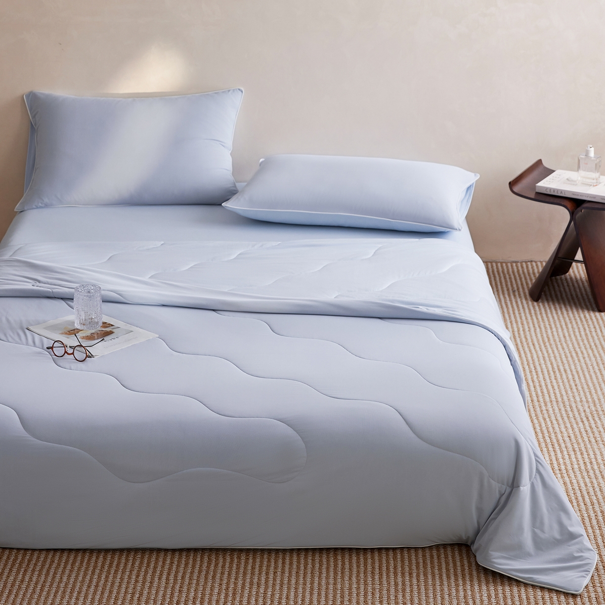 91家纺网 家纺一手货源 找家纺 丽笙被芯 2026新款冷暖深睡控温夏被夏凉被空调被 青空灰