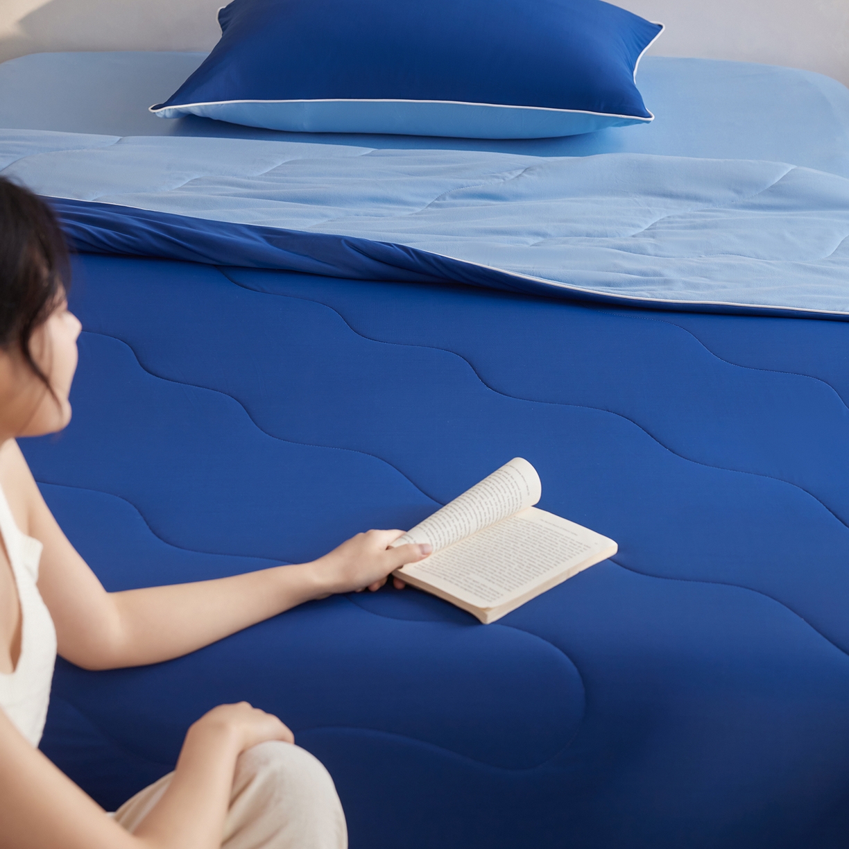 91家纺网 家纺一手货源 找家纺 丽笙被芯 2026新款冷暖深睡控温夏被夏凉被空调被 深睡蓝