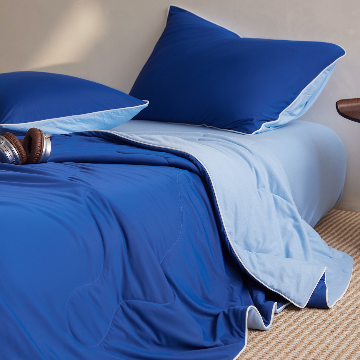 91家纺网 家纺一手货源 找家纺 丽笙被芯 2026新款冷暖深睡控温夏被夏凉被空调被 深睡蓝