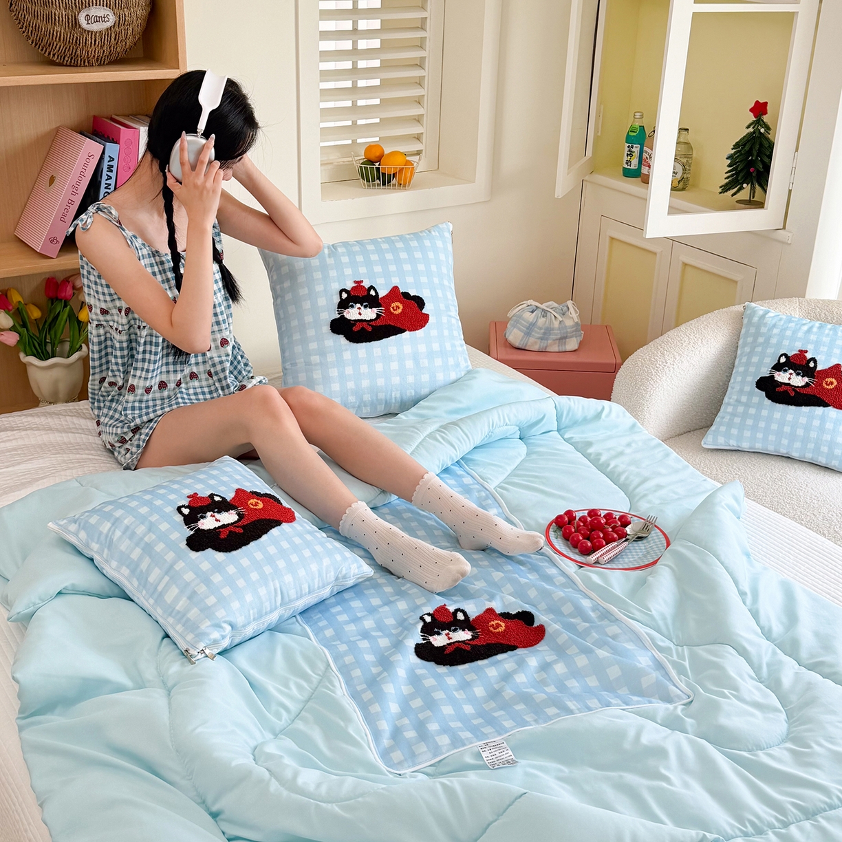 91家纺网 家纺一手货源 找家纺 （总）番茄+ 2026新款ins风卡通毛巾绣抱枕被