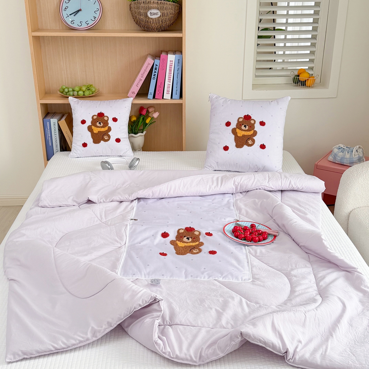 91家纺网 家纺一手货源 找家纺 番茄+ 2026新款ins风卡通毛巾绣抱枕被 苹果熊