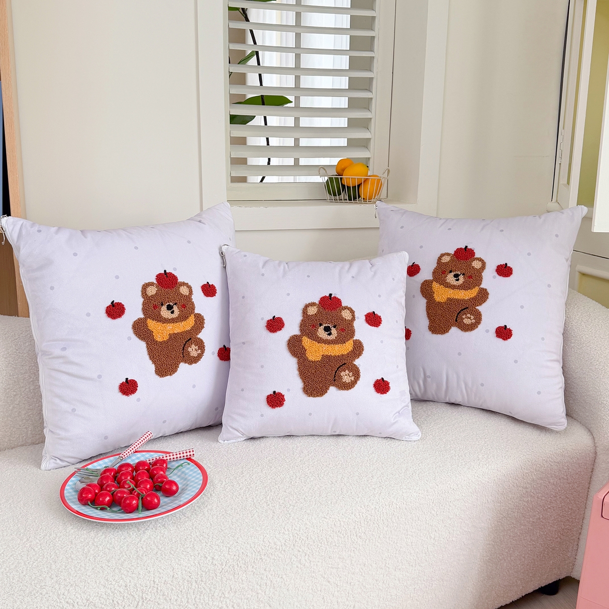 91家纺网 家纺一手货源 找家纺 番茄+ 2026新款ins风卡通毛巾绣抱枕被 苹果熊
