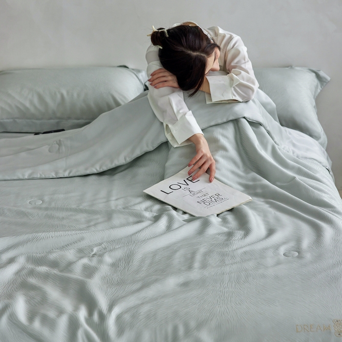 91家纺网 家纺一手货源 找家纺 丽笙被芯 2026新款兰精天丝提花蚕宝夏被夏凉被空调被 耳鱼青