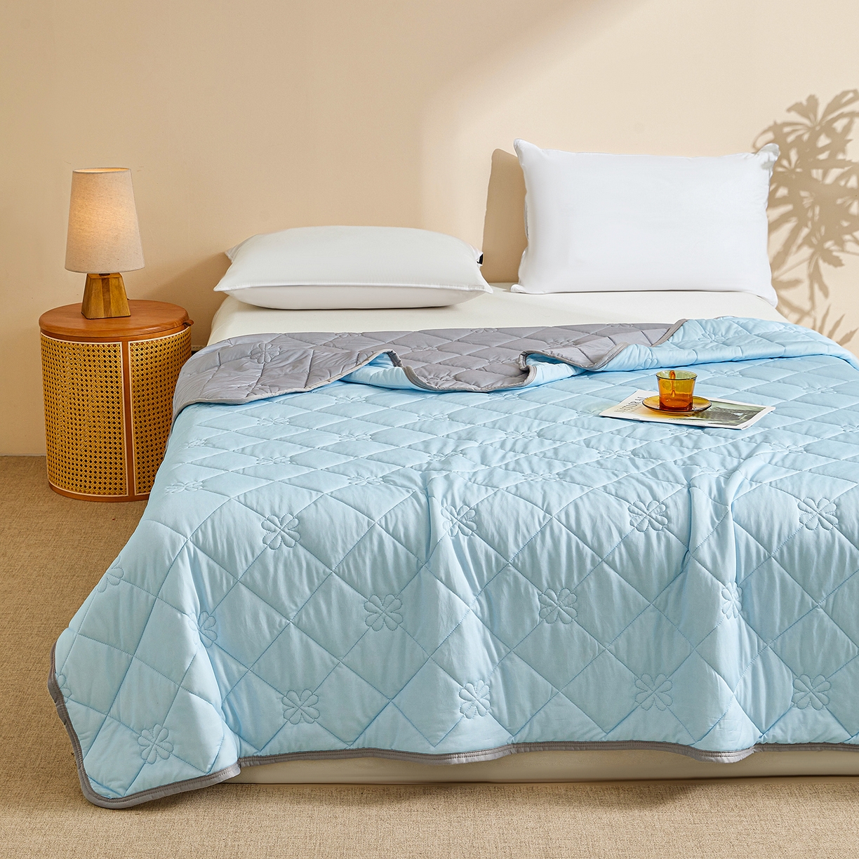 91家纺网 家纺一手货源 找家纺 （总）魅图家纺 2026新款跨境A类凉感丝夏被-中文版