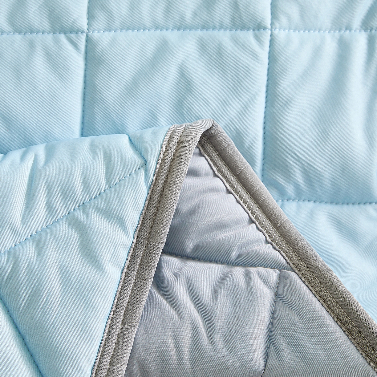 91家纺网 家纺一手货源 找家纺 （总）魅图家纺 2026新款跨境A类凉感丝夏被-中文版