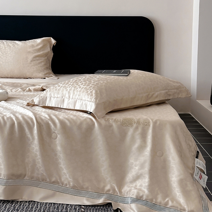 91家纺网 家纺一手货源 找家纺 丽笙被芯 2026新款兰精天丝提花蚕宝夏被夏凉被空调被 梵音