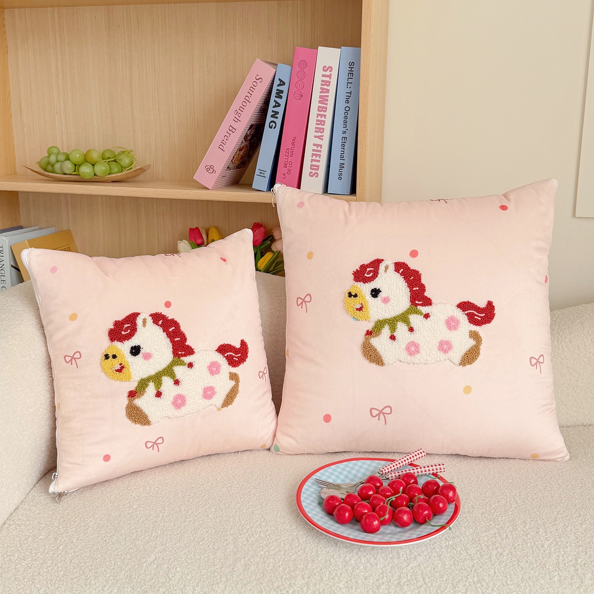 91家纺网 家纺一手货源 找家纺 番茄+ 2026新款ins风卡通毛巾绣抱枕被 甜系小马