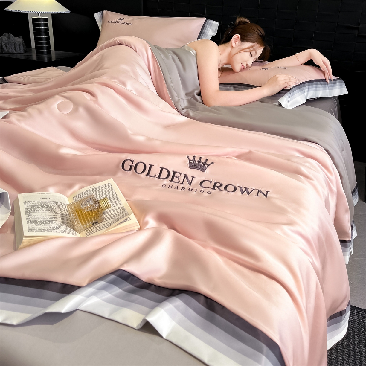 91家纺网 家纺一手货源 找家纺 （总）小久久（小九九） 2026新款水洗冰丝数码宽边刺绣夏被夏凉被空调被-贝拉系列